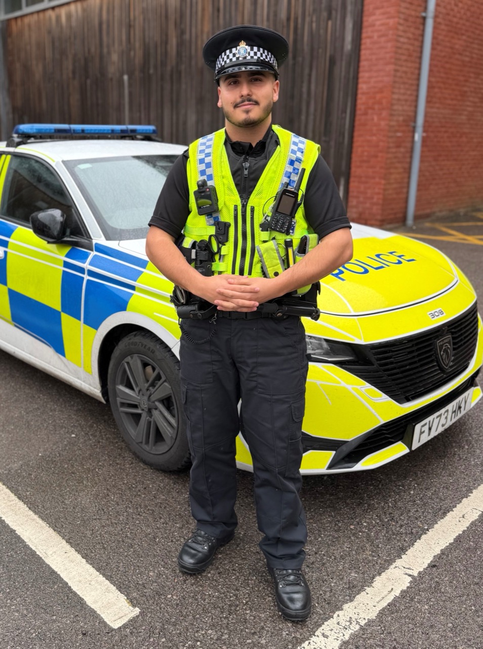 Officer praised after baby choking incident